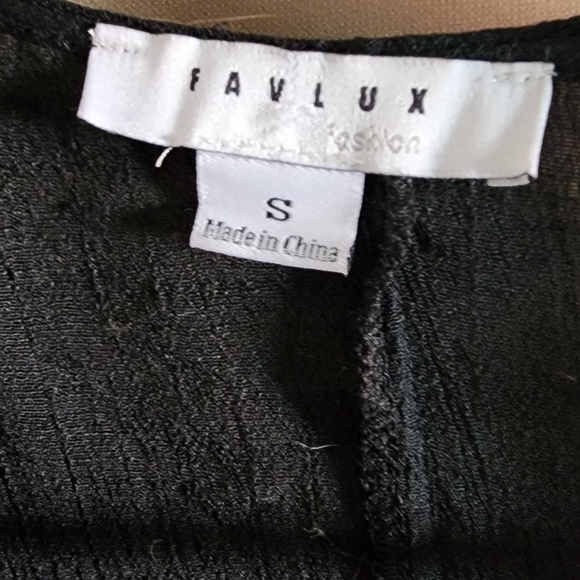 Favlux Women's Long Black Sheer and Lace Short Sleeve Cover Up Size Small Used - Picture 3 of 5
